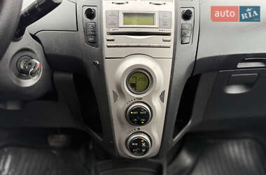 Хэтчбек Toyota Yaris 2007 в Ровно