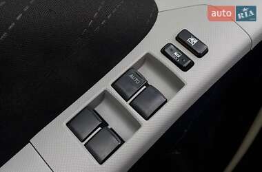Хэтчбек Toyota Yaris 2007 в 