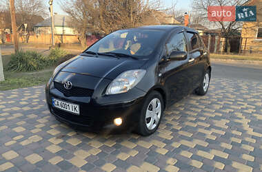 Хетчбек Toyota Yaris 2010 в Черкасах