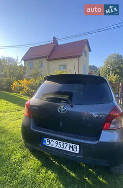 Хэтчбек Toyota Yaris 2008 в 