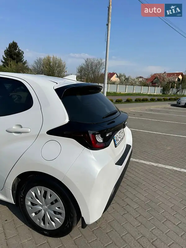 Хетчбек Toyota Yaris 2021 в 