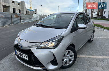 Хетчбек Toyota Yaris 2019 в 