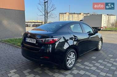 Седан Toyota Yaris 2015 в 