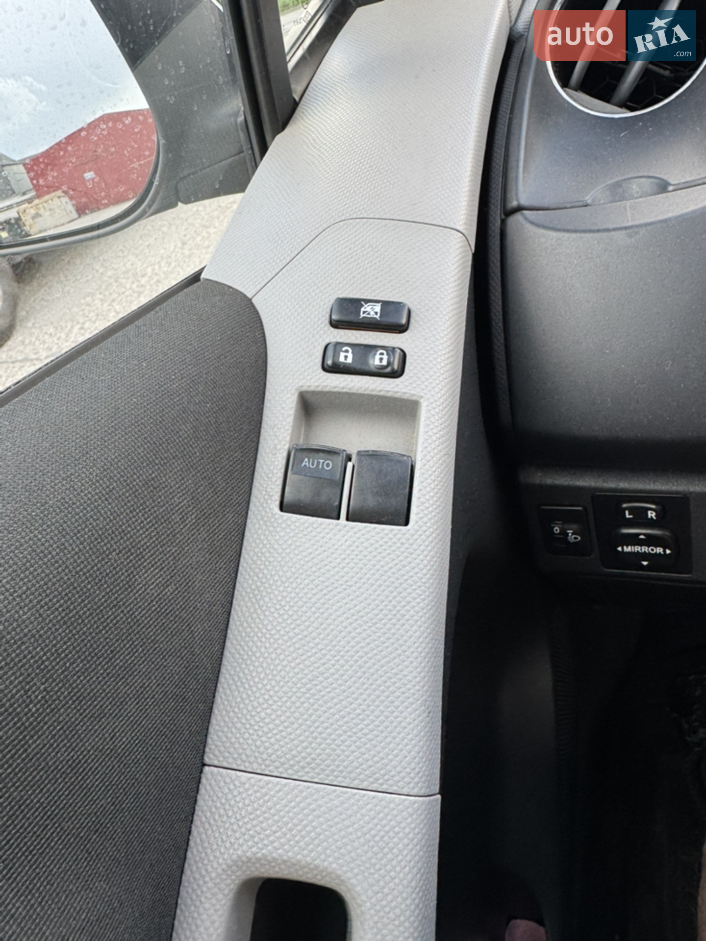 2010 Toyota Yaris - мініатюра 16
