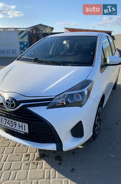 Хэтчбек Toyota Yaris 2014 в 