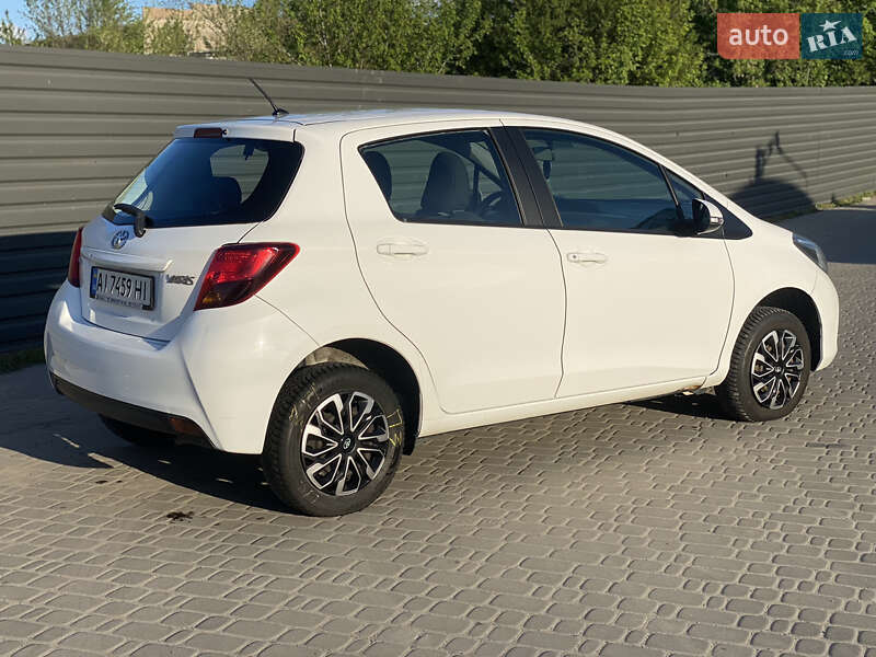 Хэтчбек Toyota Yaris 2014 в Ирпене