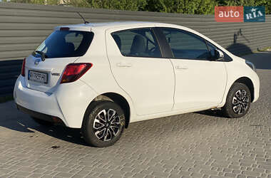 Хэтчбек Toyota Yaris 2014 в 