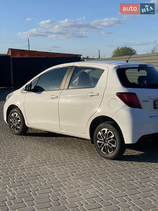 Хэтчбек Toyota Yaris 2014 в Ирпене
