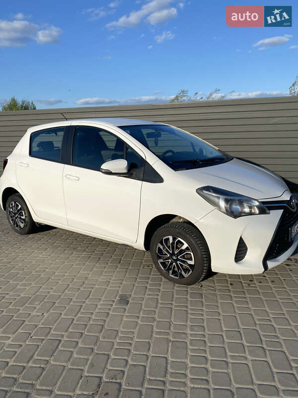 Хэтчбек Toyota Yaris 2014 в Ирпене