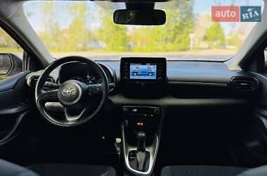 Хэтчбек Toyota Yaris 2022 в 