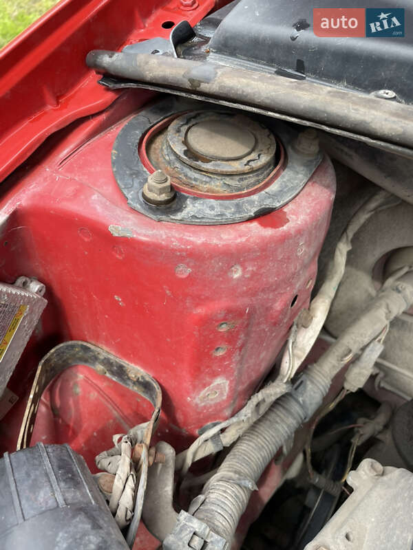Хэтчбек Toyota Yaris 2000 в Львове
