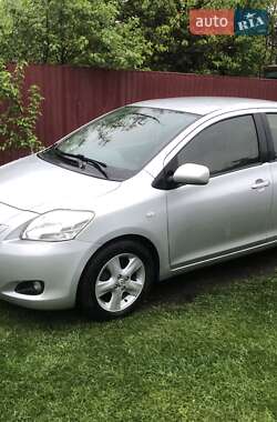 Седан Toyota Yaris 2006 в Черкасах