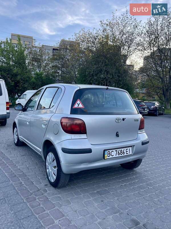 Хэтчбек Toyota Yaris 2004 в Львове