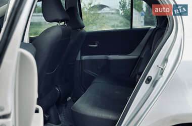 Хэтчбек Toyota Yaris 2008 в 