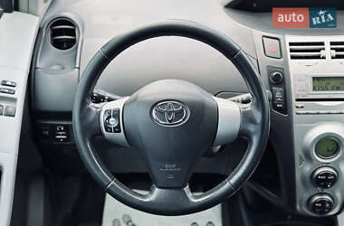 Хэтчбек Toyota Yaris 2008 в 