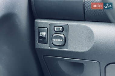 Хэтчбек Toyota Yaris 2008 в 