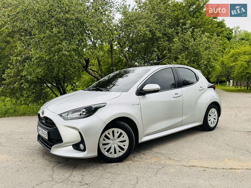 Хэтчбек Toyota Yaris 2020 в 