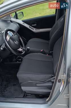 Хетчбек Toyota Yaris 2007 в 