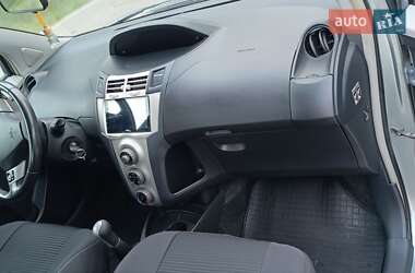 Хетчбек Toyota Yaris 2007 в 