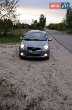 Хетчбек Toyota Yaris 2007 в 