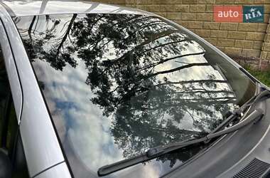 Хетчбек Toyota Yaris 2010 в 