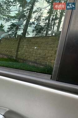 Хетчбек Toyota Yaris 2010 в 