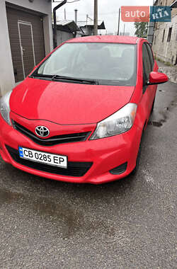 Хэтчбек Toyota Yaris 2012 в 
