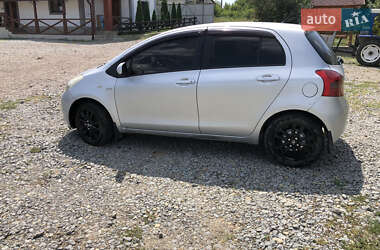 Хэтчбек Toyota Yaris 2007 в 