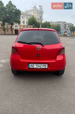Хетчбек Toyota Yaris 2008 в 