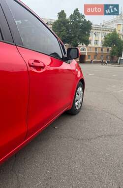 Хетчбек Toyota Yaris 2008 в 