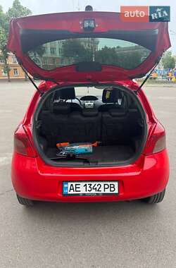 Хетчбек Toyota Yaris 2008 в 