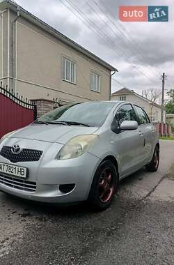 Хэтчбек Toyota Yaris 2006 в Калуше