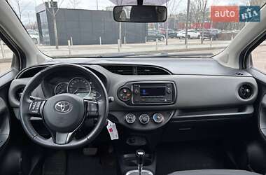 Хэтчбек Toyota Yaris 2019 в 