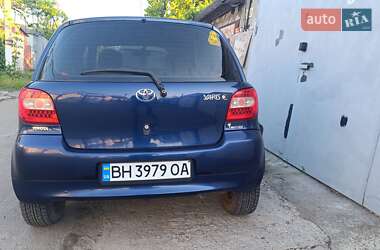 Хетчбек Toyota Yaris 2001 в 