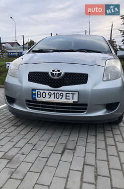 Хетчбек Toyota Yaris 2007 в 