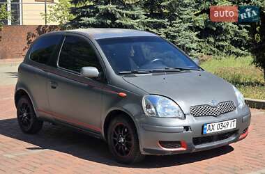 Хэтчбек Toyota Yaris 2004 в 