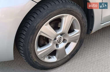 Хетчбек Toyota Yaris 2009 в 