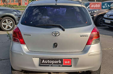Хетчбек Toyota Yaris 2009 в 