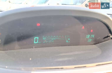Хетчбек Toyota Yaris 2009 в 
