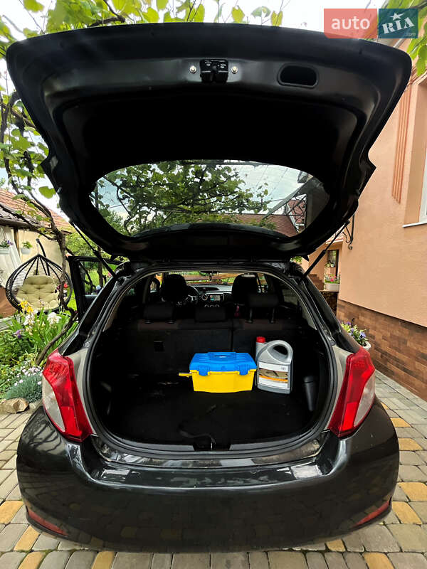 Хэтчбек Toyota Yaris 2012 в Мукачево
