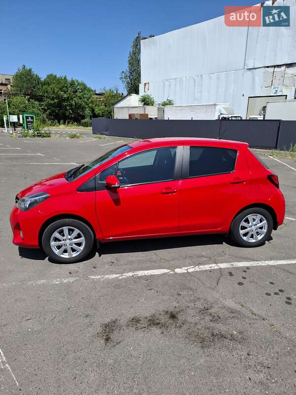 Седан Toyota Yaris 2014 в Одессе