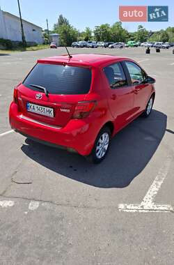 Седан Toyota Yaris 2014 в 