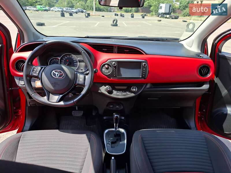 Седан Toyota Yaris 2014 в Одессе
