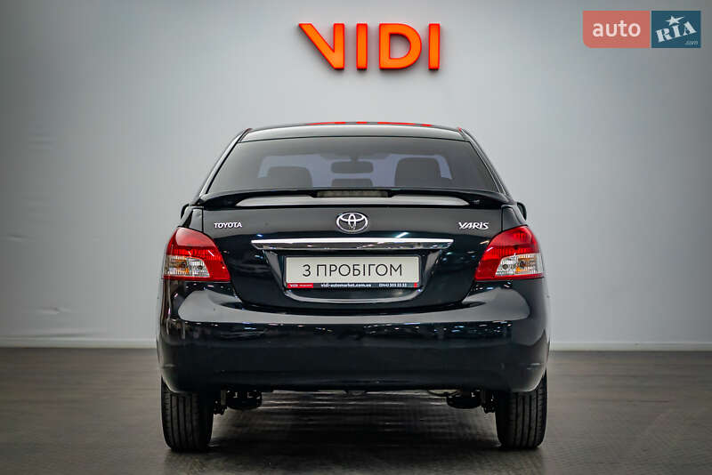 Седан Toyota Yaris 2007 в Києві