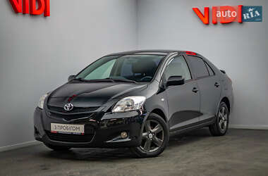 Седан Toyota Yaris 2007 в Києві