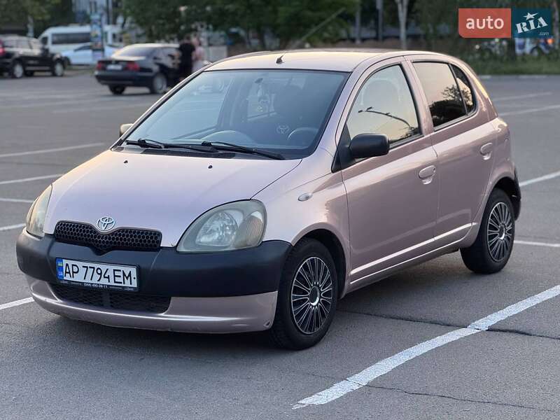 Toyota Yaris 2000