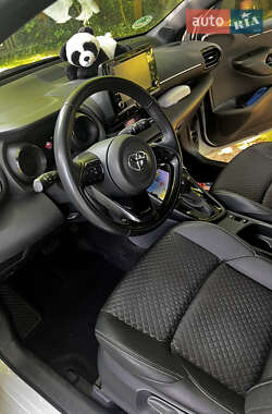Хэтчбек Toyota Yaris 2021 в 