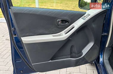 Хэтчбек Toyota Yaris 2007 в 