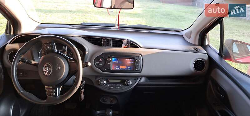 Хэтчбек Toyota Yaris 2015 в Чернигове