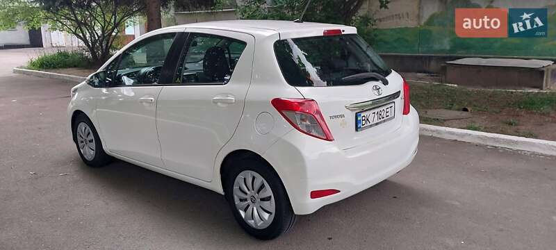 Хетчбек Toyota Yaris 2012 в Рівному